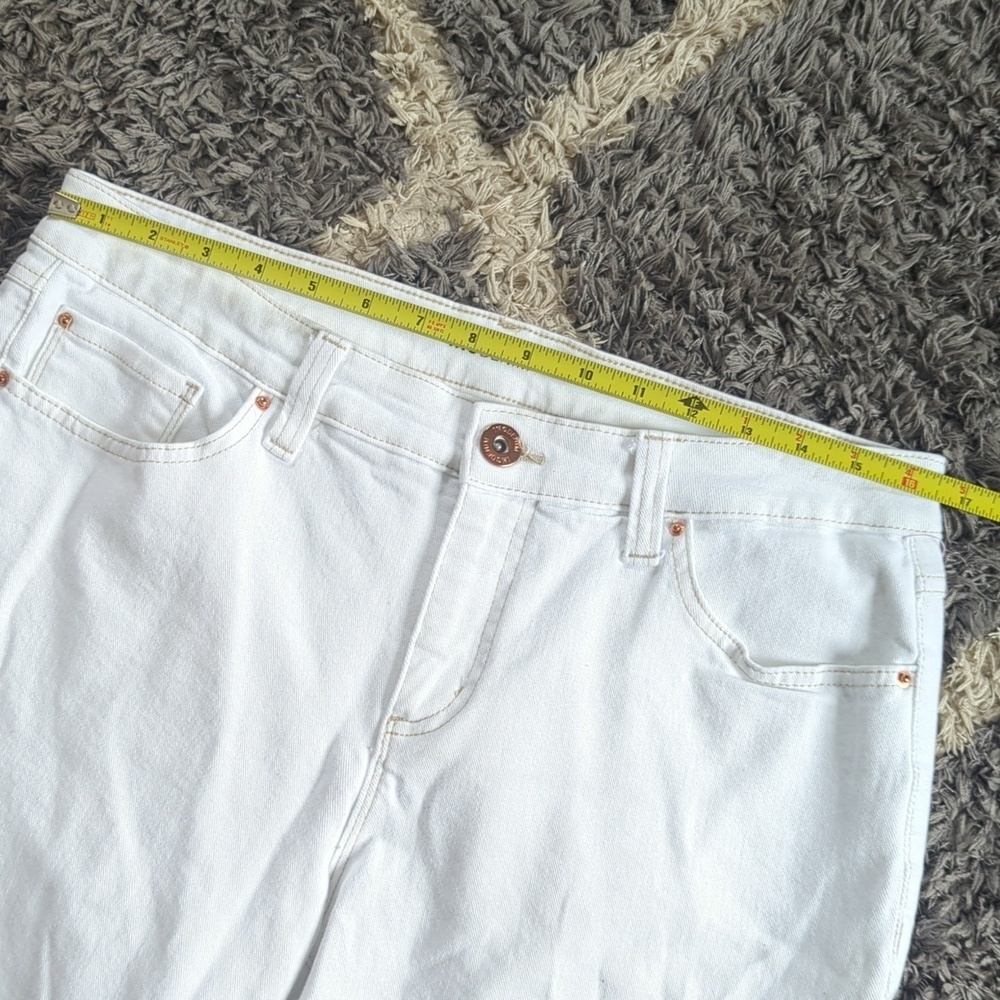 INC International Concepts Denim White Mid Rise Straight Leg Jean Size 10/30 - Picture 3 of 7